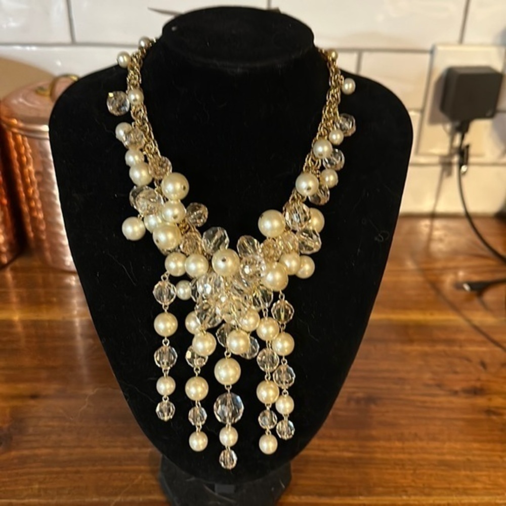 Lucy & Laurel statement necklace
